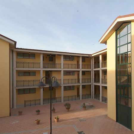 Complesso L'Oasi Hotel Aranova ภายนอก รูปภาพ