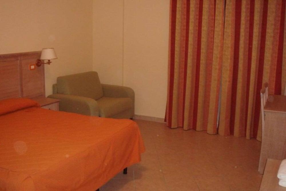 Complesso L'Oasi Hotel Aranova ภายนอก รูปภาพ