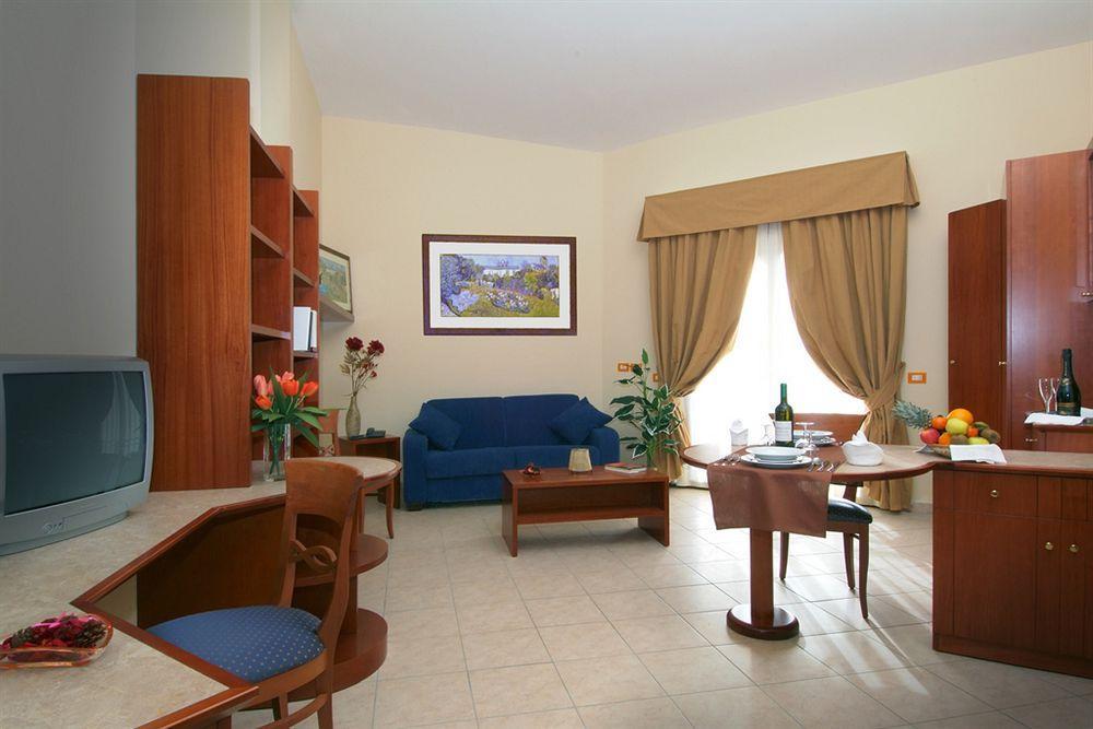 Complesso L'Oasi Hotel Aranova ภายนอก รูปภาพ