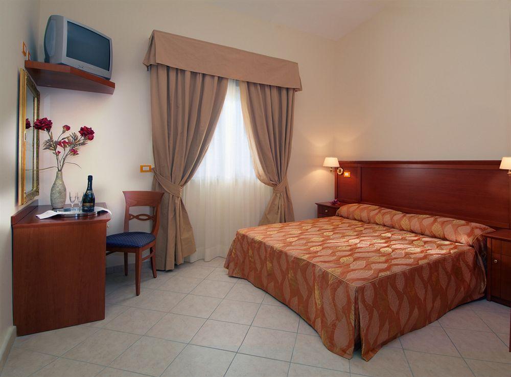 Complesso L'Oasi Hotel Aranova ห้อง รูปภาพ