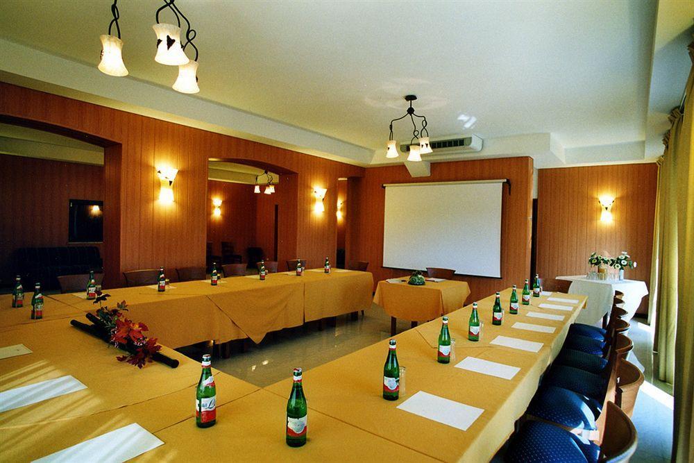 Complesso L'Oasi Hotel Aranova ภายนอก รูปภาพ